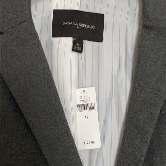 Banana Republic Women’s Blazer - Picture 2 of 3